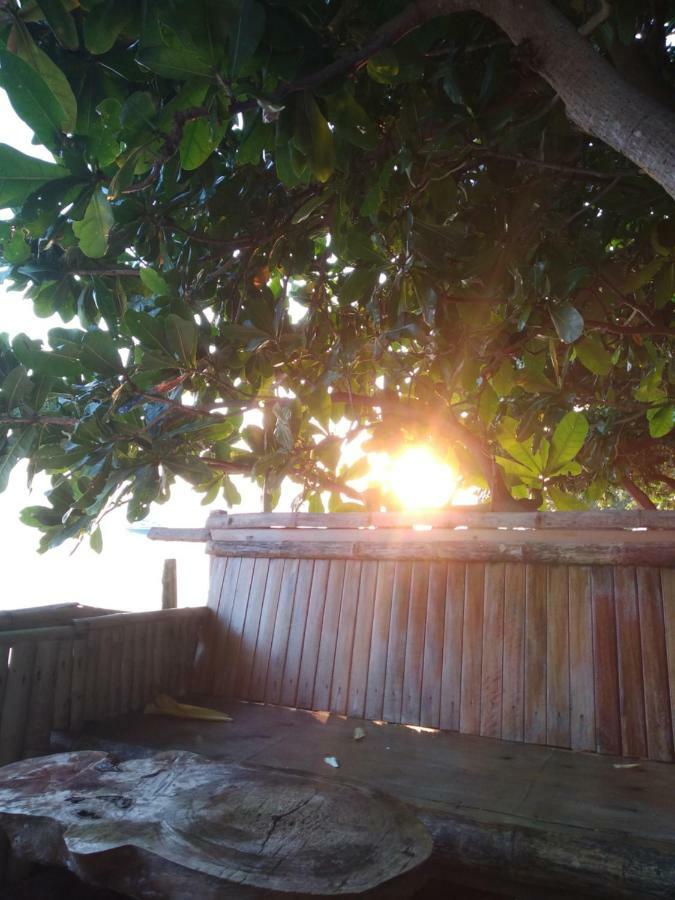 Sunset Guest House & Bar Бунакен Екстериор снимка